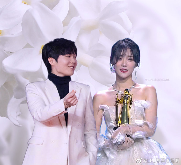 Cộng đồng kinh ngạc xen lẫn tiếc nuối.