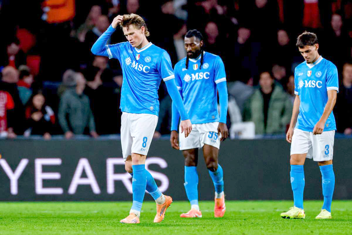 Nguy cơ rơi tự do đang treo lơ lửng trên đầu Napoli