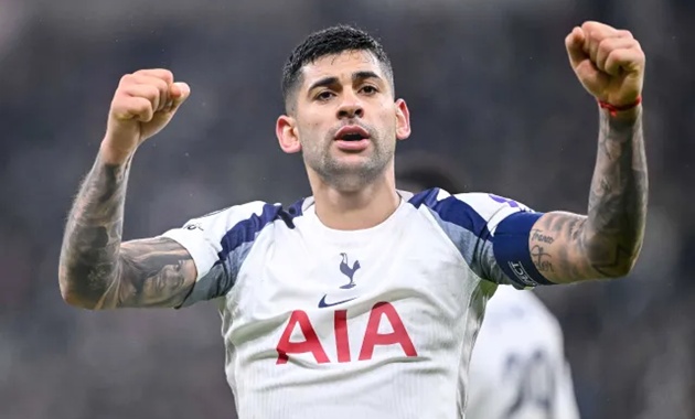 Romero trở lại hỗ trợ hàng thủ Spurs