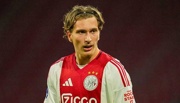 Mika Godts lọt vào tầm ngắm của Manchester United.