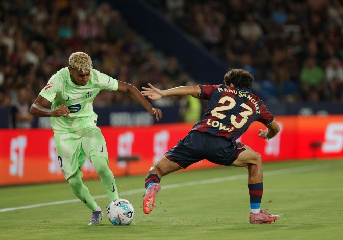 Một khi có được thể trạng ổn định, Yamal luôn tạo ra những pha rê dắt chất lượng. Yamal thể trạng tốt tạo ra pha rê bóng chất lượng