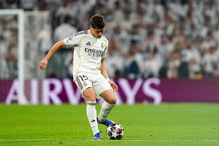 Guler nối dài truyền thống các cú sút xa tại Bernabeu