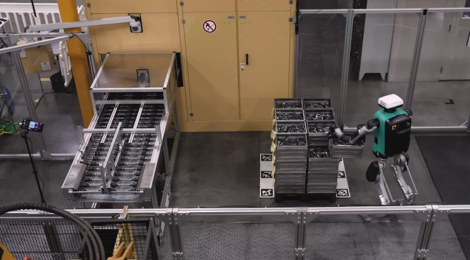 Chi phí vận hành robot humanoid so với nhân công truyền thống So sánh chi phí robot và nhân công