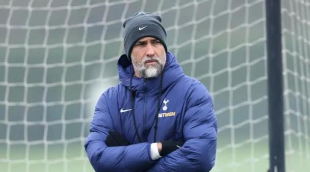 HLV Igor Tudor đối mặt áp lực lớn.