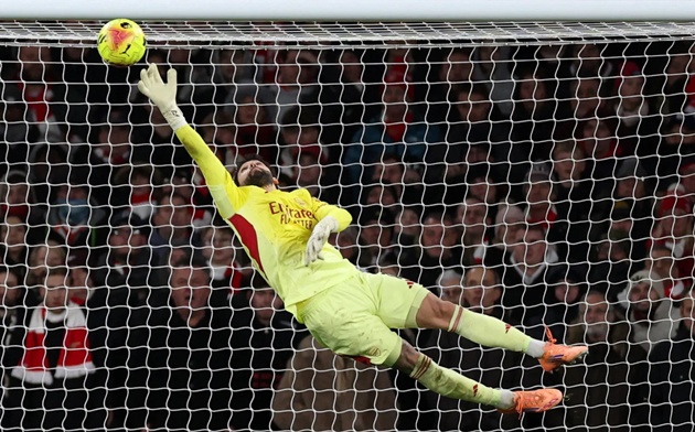 Thủ thành David Raya thi đấu xuất thần