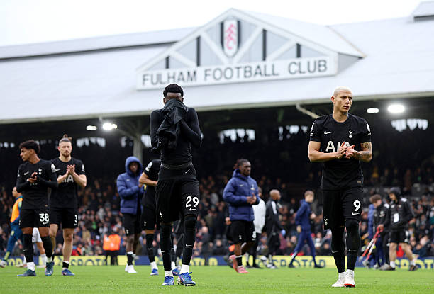 Tottenham đối mặt với viễn cảnh xuống hạng lần đầu tiên kể từ năm 1977.