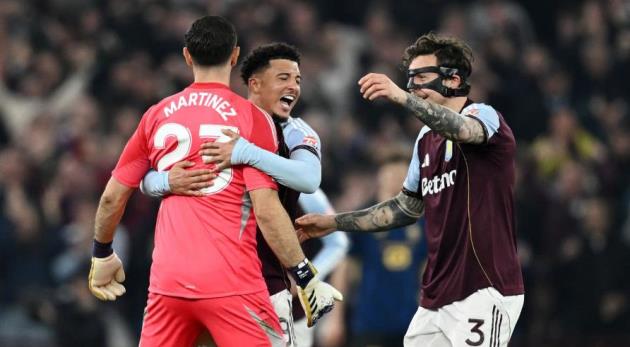 Sancho trong trận đấu giữa Aston Villa và Lille