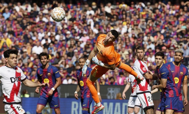 Thủ môn Joan Garcia giữ sạch lưới trận gặp Vallecano