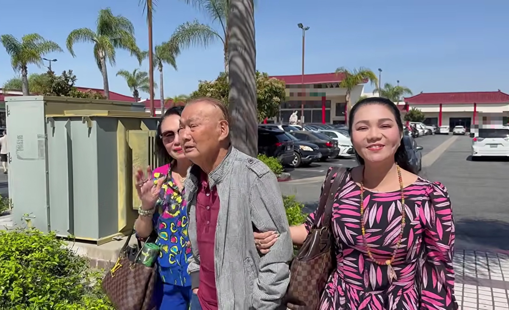 NSƯT Ngọc Huyền bên gia đình thư giãn