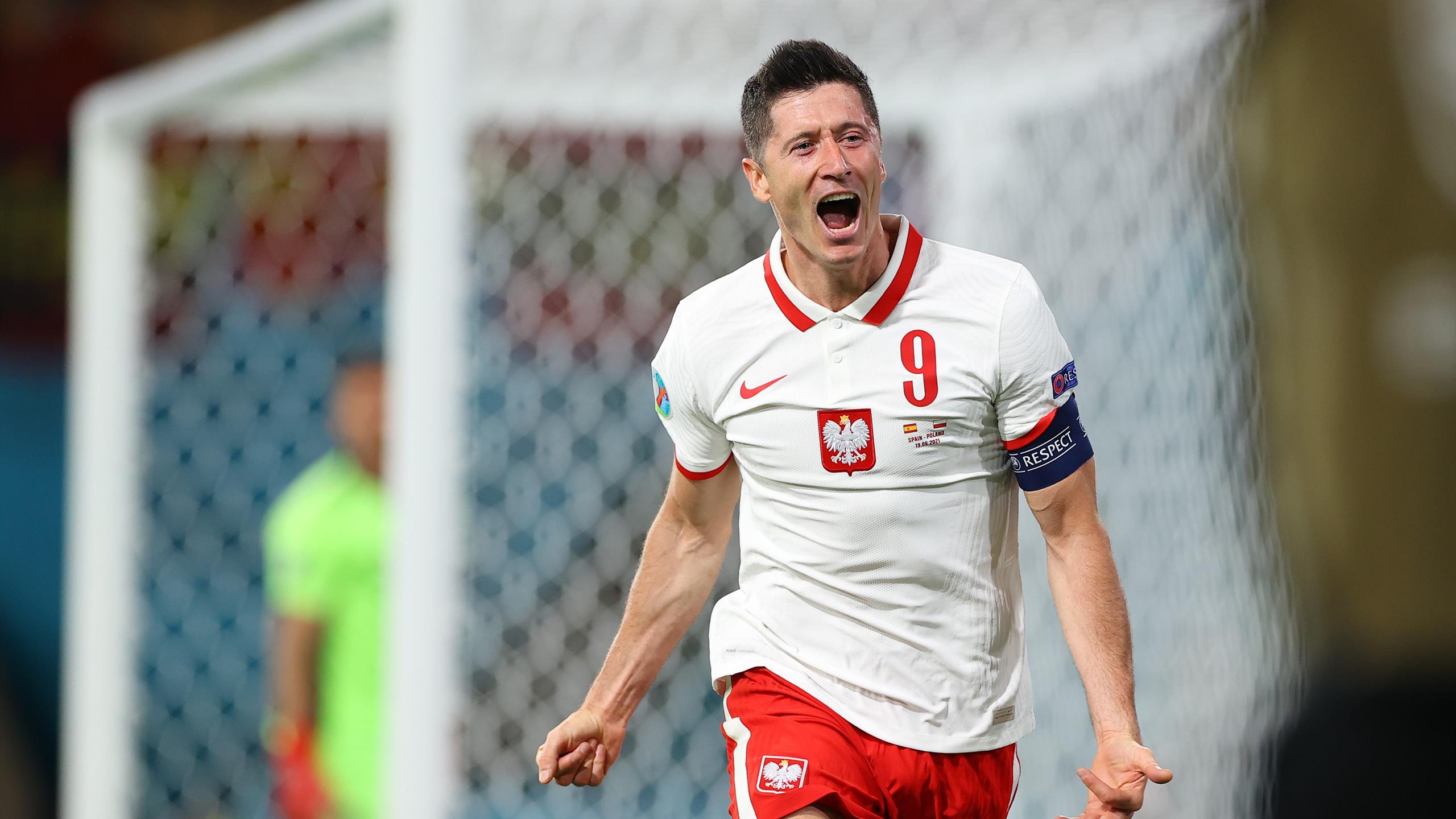 Lewandowski sẽ là niềm hy vọng của tuyển Ba Lan. Lewandowski sẽ là niềm hy vọng của tuyển Ba Lan.