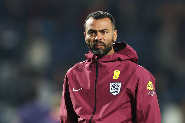 Ashley Cole tin tưởng Arsenal