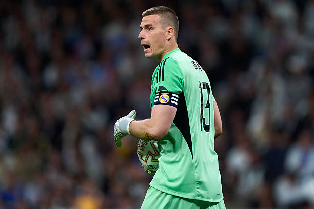 Thủ môn Andriy Lunin cứu thua