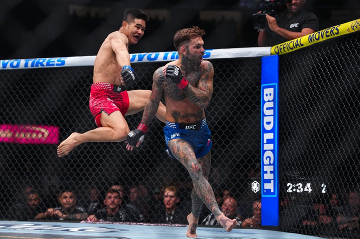 Garbrandt câu giờ dẫn điểm khi Tiêu Long bị trừ 2 điểm