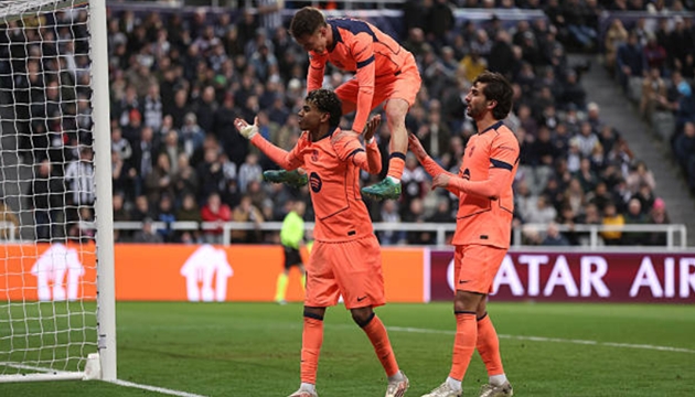 Lamine Yamal ghi bàn cho Barcelona