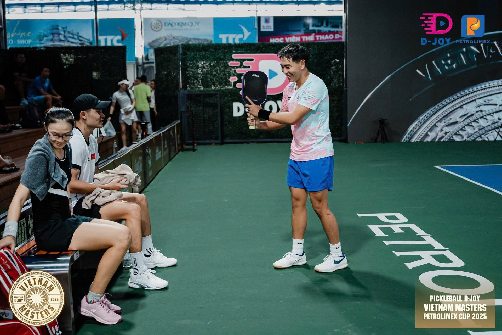 Ngôi sao pickleball hàng đầu Việt Nam lan tỏa yêu thương đến đồng bào - Ảnh 3. Ngôi sao pickleball hàng đầu Việt Nam lan tỏa yêu thương đến đồng bào - Ảnh 3.