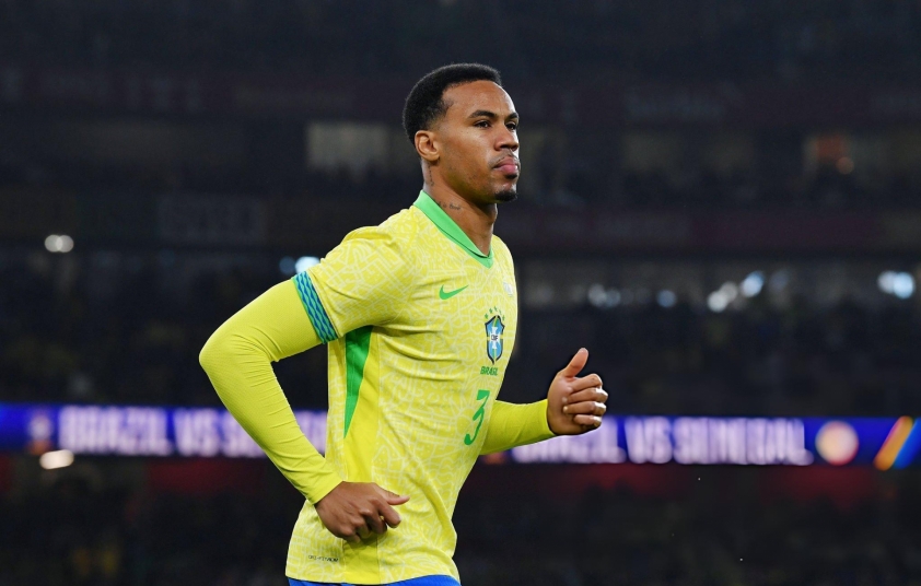 Trung vệ Gabriel Magalhaes từ chối tham gia đợt tập trung tuyển Brazil