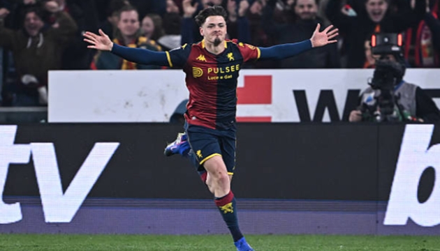 Genoa hạ gục AS Roma.