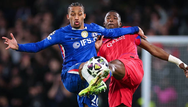 Chelsea nỗ lực trong vô vọng.