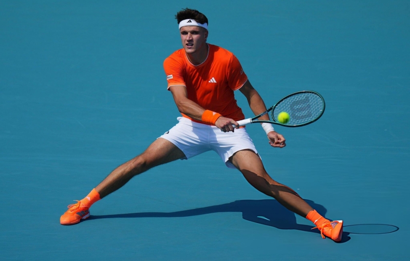 Jakub Mensik đang thi đấu quyết liệt tại Miami Open