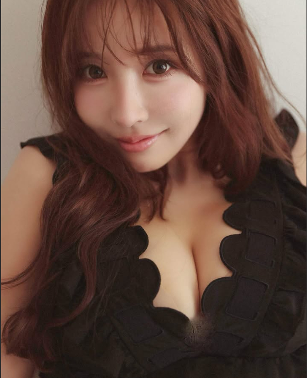 Thả nhẹ ảnh mới, Yua Mikami hút hàng chục nghìn like sau một ngày, nhan sắc ngày càng đậm đà, cuốn hút- Ảnh 5. Yua Mikami có sức hấp dẫn lâu dài trên mạng xã hội