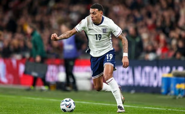 Rogers dường như là số 10 yêu thích nhất của Tuchel.