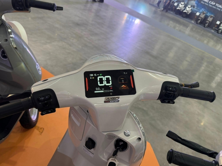 Màn hình TFT màu chống chói trên YADEA Osta