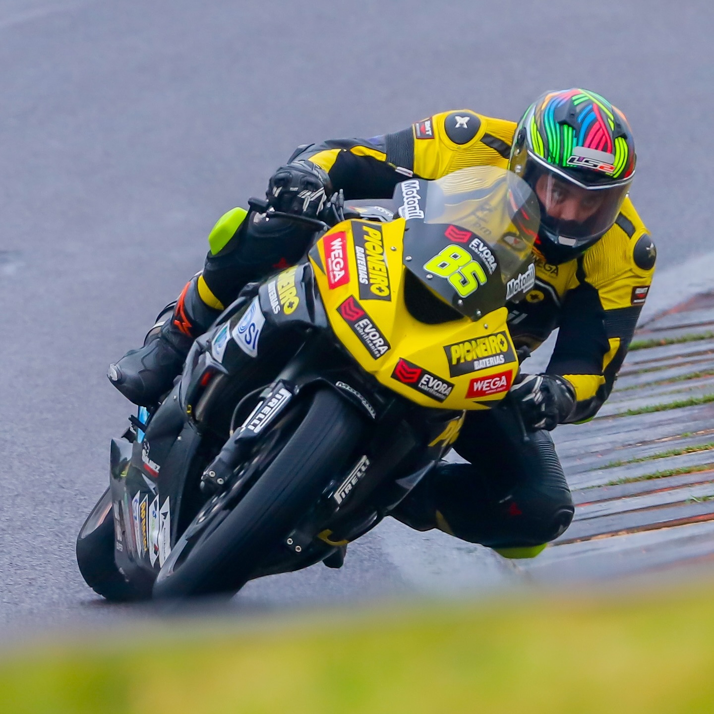 VĐV Gustavo qua đời