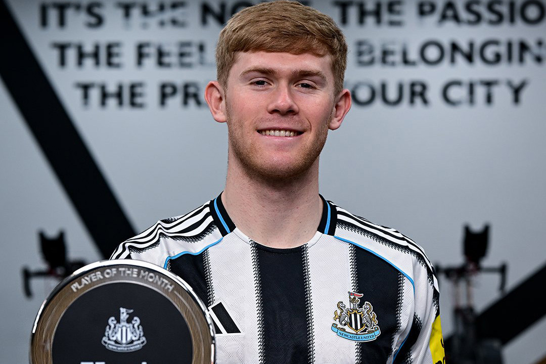 Cầu thủ Lewis Hall