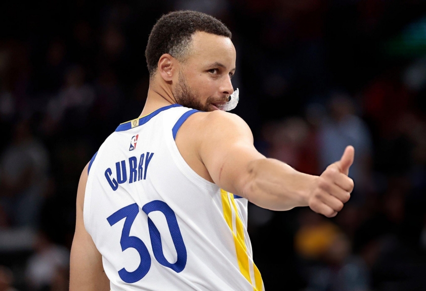 Curry đẳng cấp, Golden State Warriors áp sát vòng play-off NBA 2025-2026