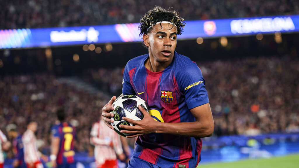 Lamine Yamal trong trận đấu giữa Atletico và Barca