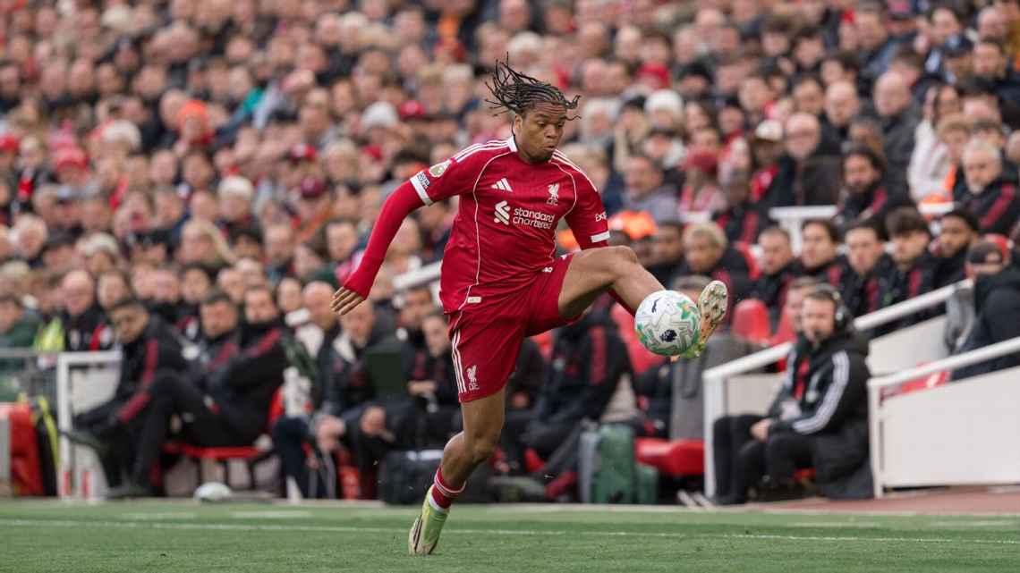 Ngumoha là niềm hy vọng của Liverpool.