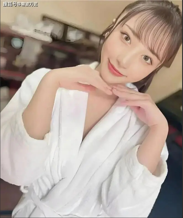 Risa Tachibana chỉ thử sức làm hot girl gợi cảm trong thời gian ngắn