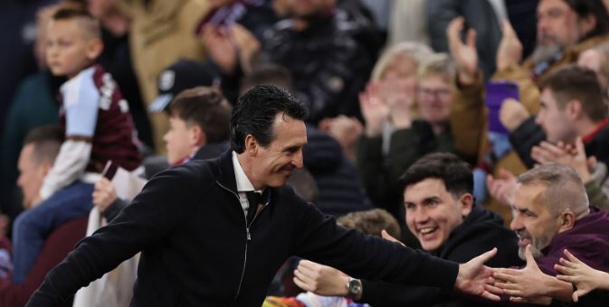 HLV Unai Emery trên băng ghế huấn luyện