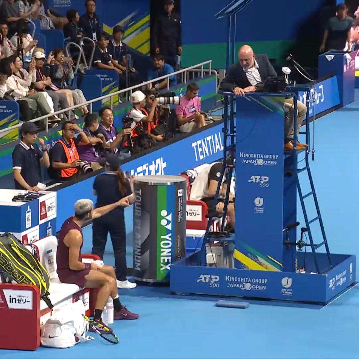 Alcaraz tranh cãi với trọng tài ở trận chung kết Japan Open 2025