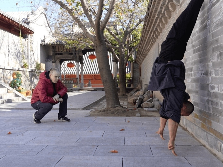 Tuyệt kỹ Nhị Chỉ Thiền được biểu diễn