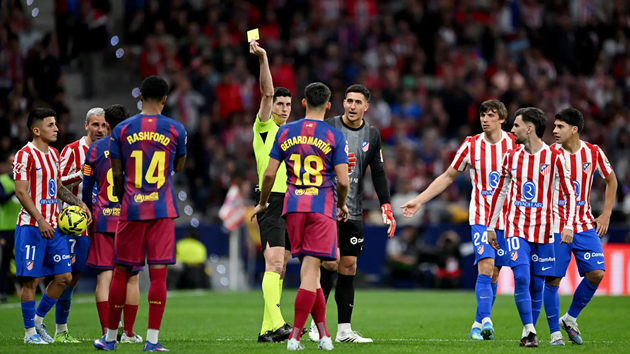 Gerard Martin chỉ nhận thẻ vàng