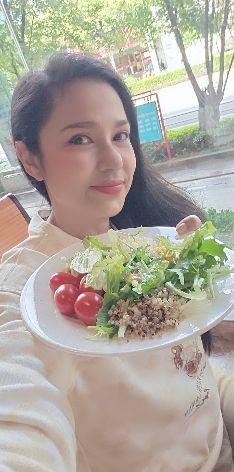 Nhan sắc Việt Trinh thời trẻ