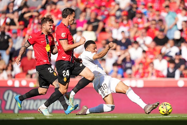 Mbappe trên sân Estadi Mallorca Son Moix