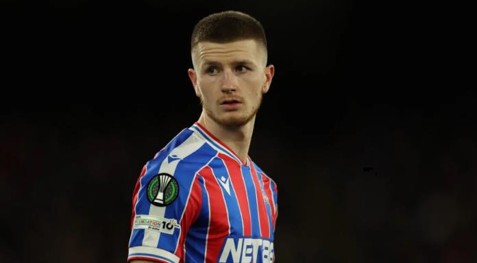 MU gạt Wharton khỏi danh sách chuyển nhượng.