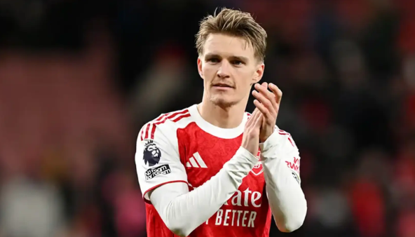 Martin Odegaard bày tỏ sự ngỡ ngàng trước tin đồn chia tay Arsenal