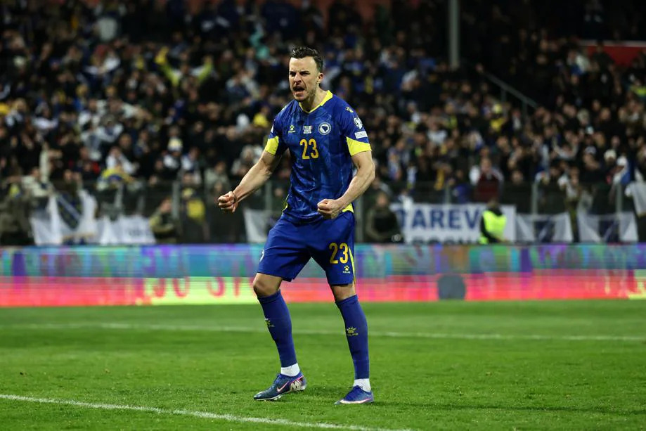 Ý - Ảnh 5. Các cầu thủ Bosnia sút 11m quá hay