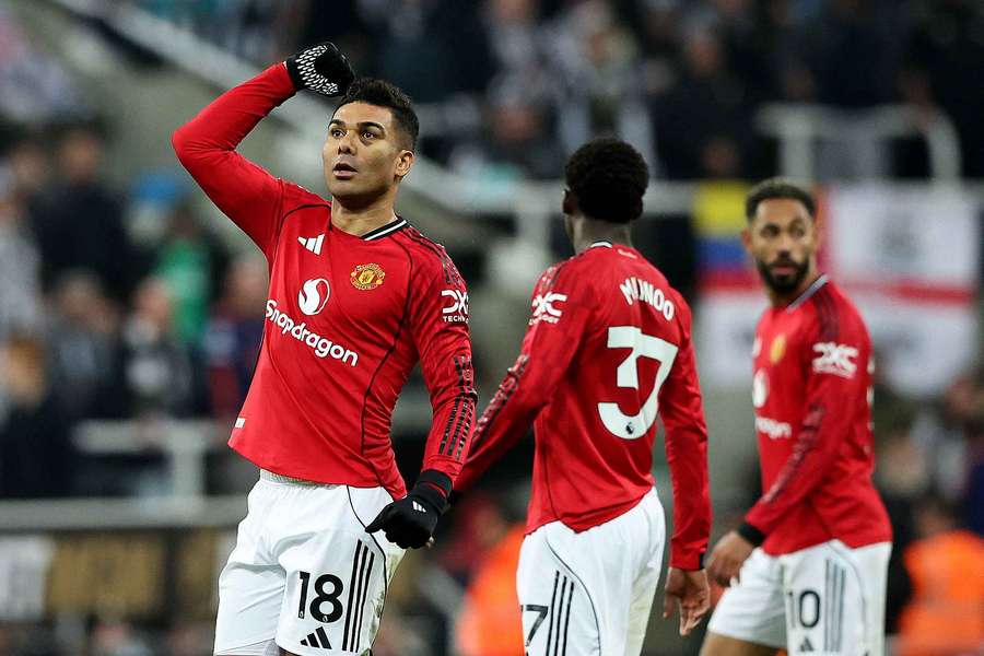 Casemiro khen ngợi Kobbie Mainoo và Matheus Cunha