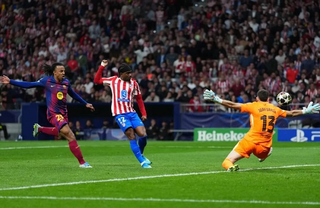 Atletico đã không cho Barca có cơ hội lật ngược thế cờ ở trận lượt về. Atletico không cho Barca cơ hội lội ngược dòng