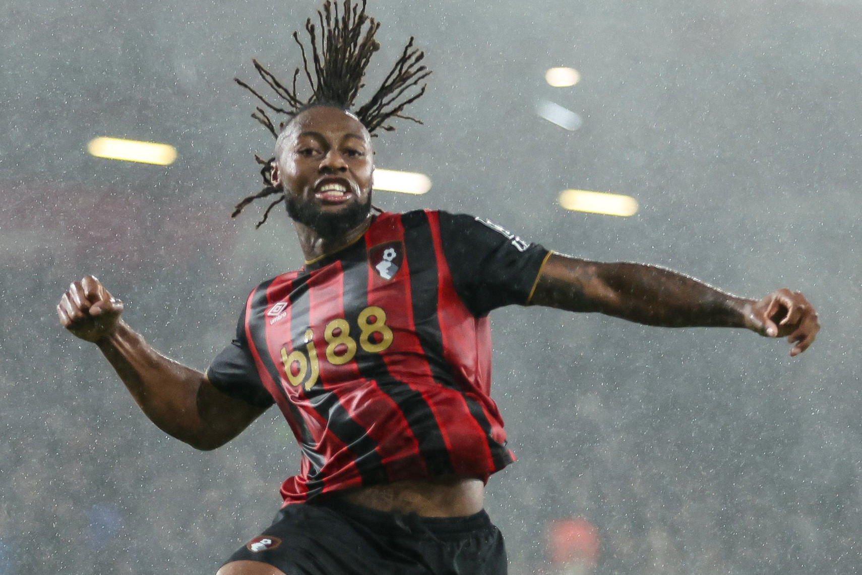 Antoine Semenyo thi đấu cho Bournemouth