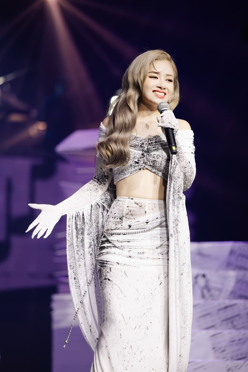 Nữ ca sĩ Dương Hoàng Yến