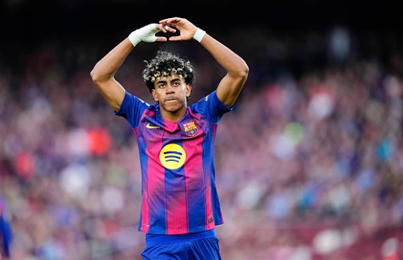 Lamine Yamal thi đấu xuất sắc tại Camp Nou