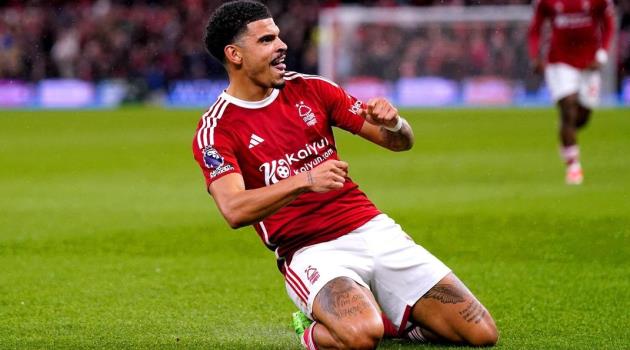 Tiền vệ Morgan Gibbs-White thi đấu cho Nottingham Forest