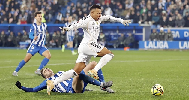 Real Madrid cần đánh bại Alaves để vượt qua khủng hoảng