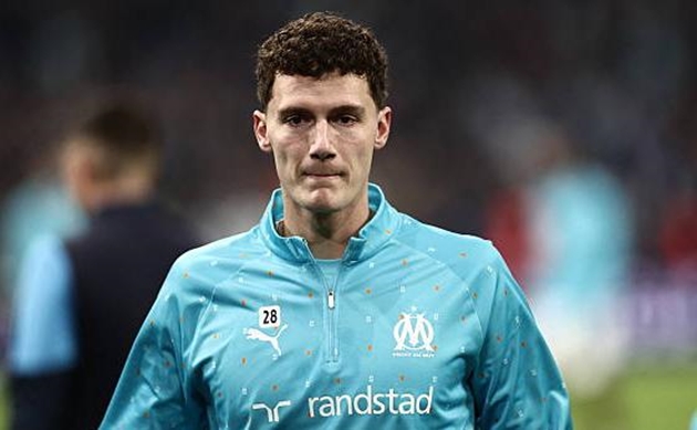 Benjamin Pavard nằm trong tầm ngắm của Manchester United. Benjamin Pavard được Man Utd để ý