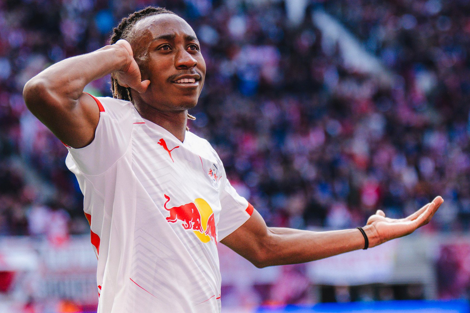 Yan Diomande cầu thủ chạy cánh